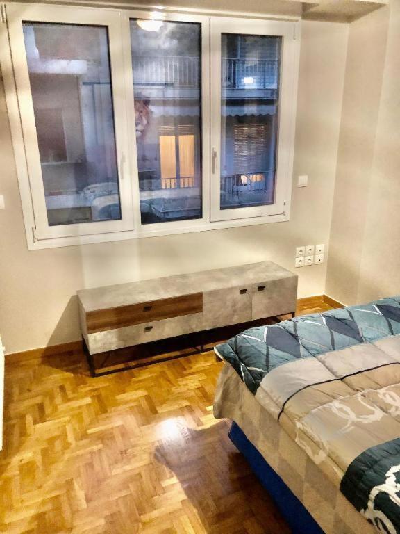 Economy Shared Apartment B In Central Athena Bagian luar foto